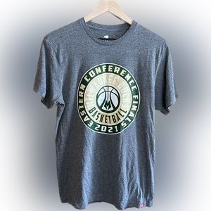 Milwaukee Bucks Medium Sportiqe t-shirt eastern conference champs 2021 size M